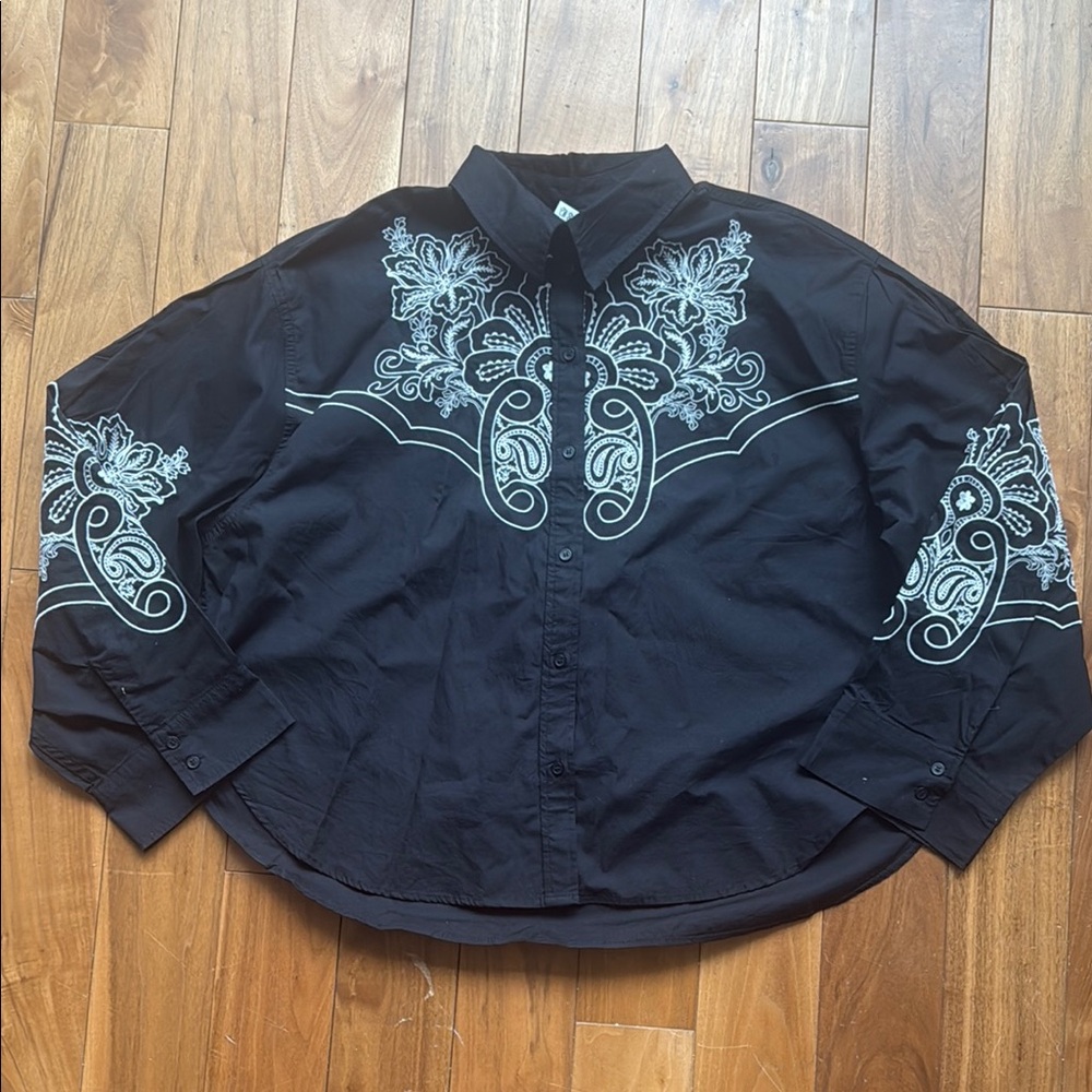 H&M Black and White Embroidered Blouse